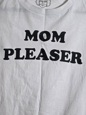 DANNY DUNCAN "MOM PLEASER" logo tee